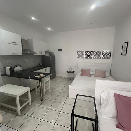 Spile Rooms Lukas Himare Exterior photo
