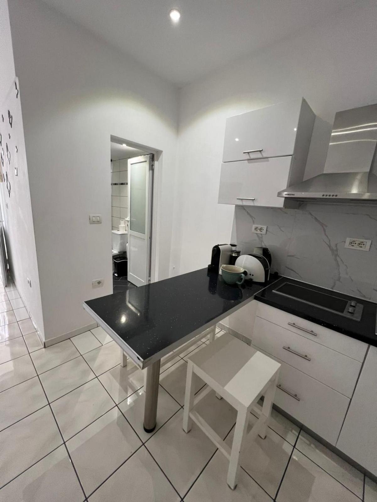 Spile Rooms Lukas Himare Exterior photo