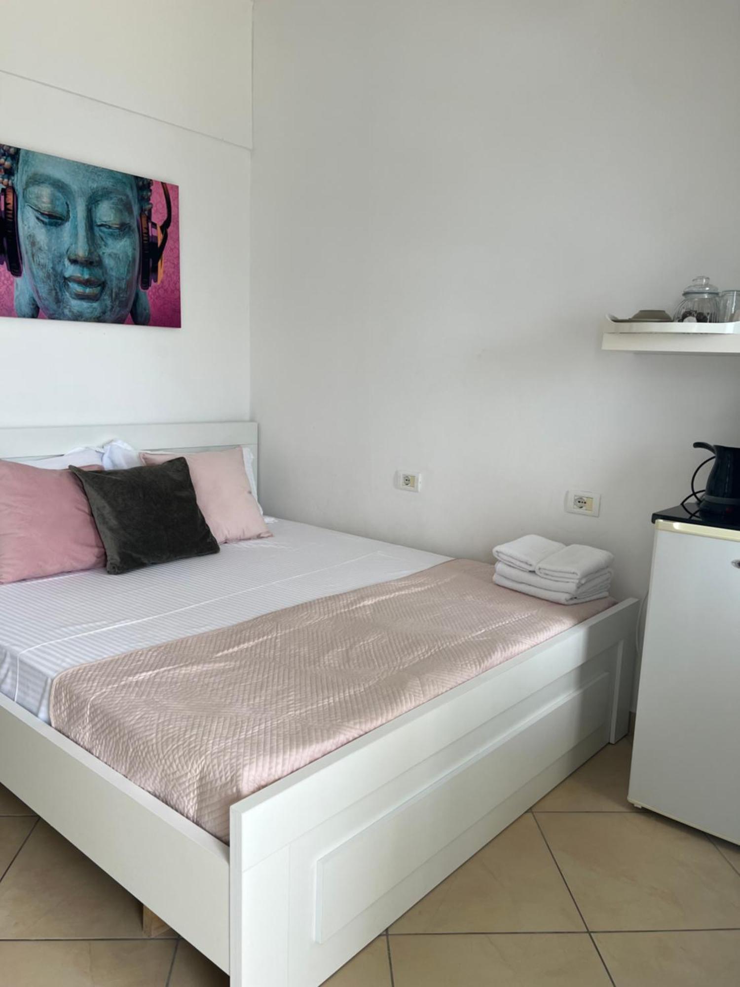 Spile Rooms Lukas Himare Exterior photo